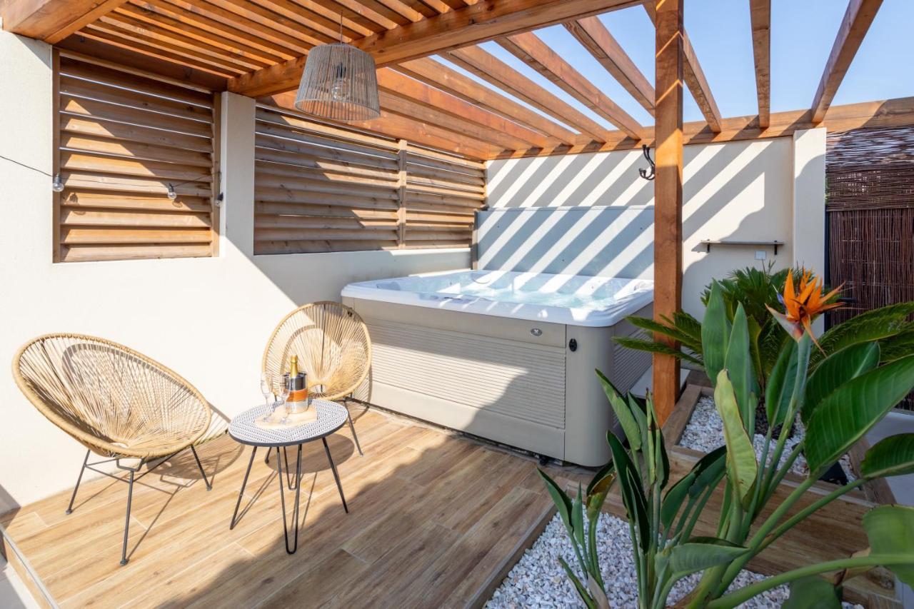 L'Entre Deux-Suite Romantique - Jacuzzi Privatif - Clim Reversible - Wifi Le Somail Екстериор снимка