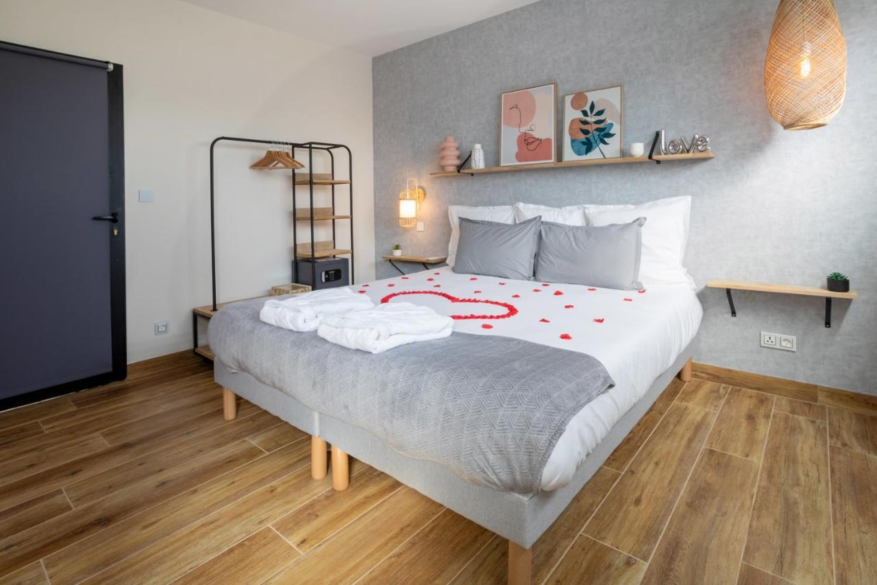 L'Entre Deux-Suite Romantique - Jacuzzi Privatif - Clim Reversible - Wifi Le Somail Екстериор снимка